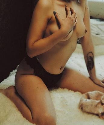 Анкета проститутки Ларишенька - город Старое Мартьяново, 20 лет, №10143